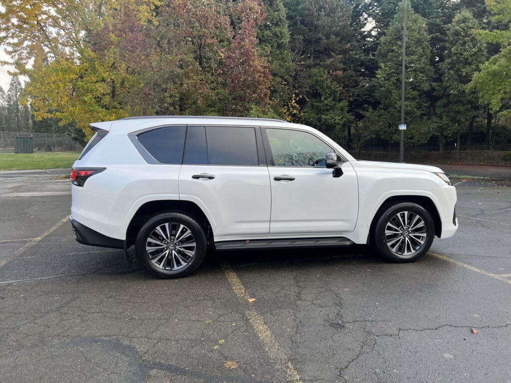 2022 Lexus LX 600 Premium